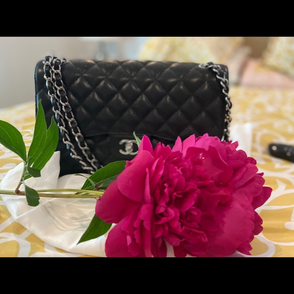 Authentic Chanel - Picture 3 of 4